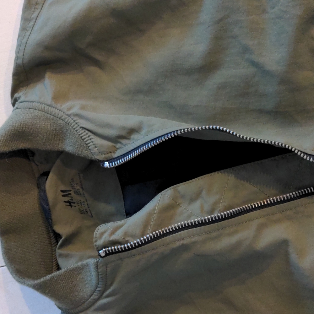 H&M bomber jacket - Picture 2 of 2